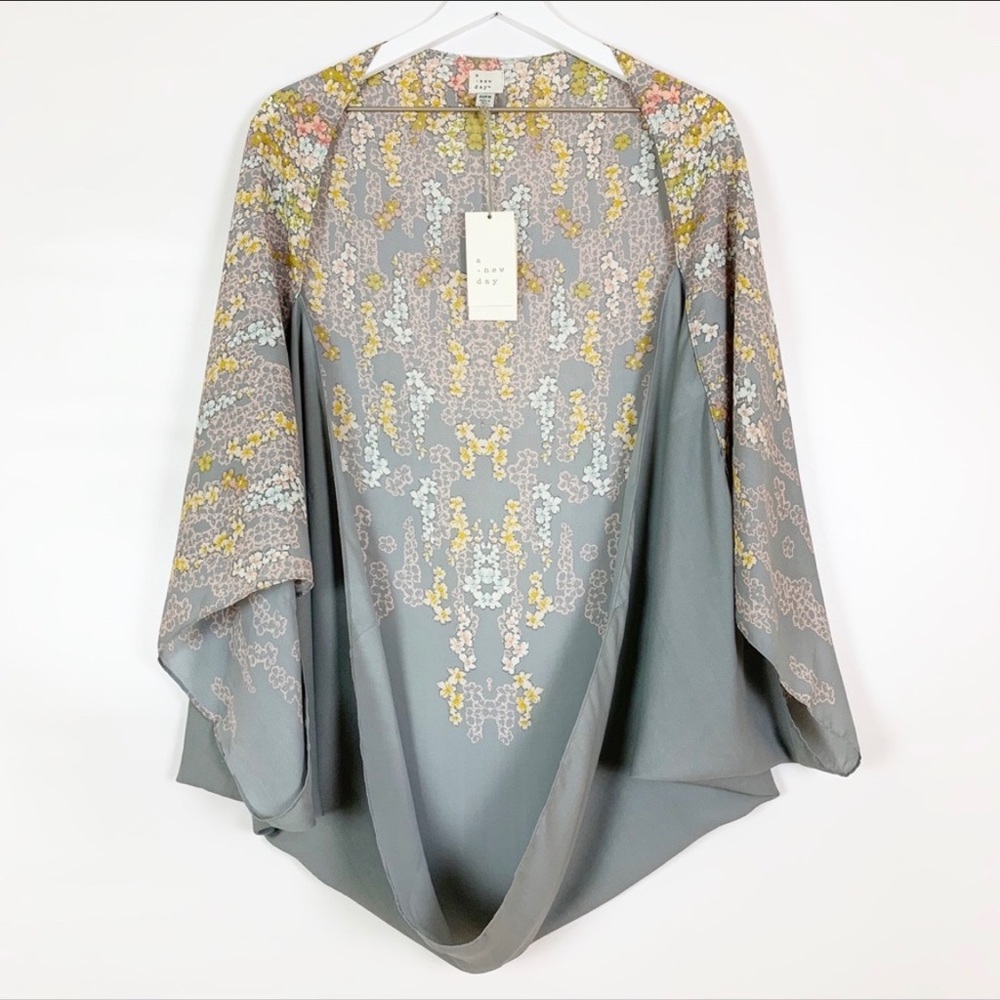 A NEW DAY floral kimono - Picture 1 of 8